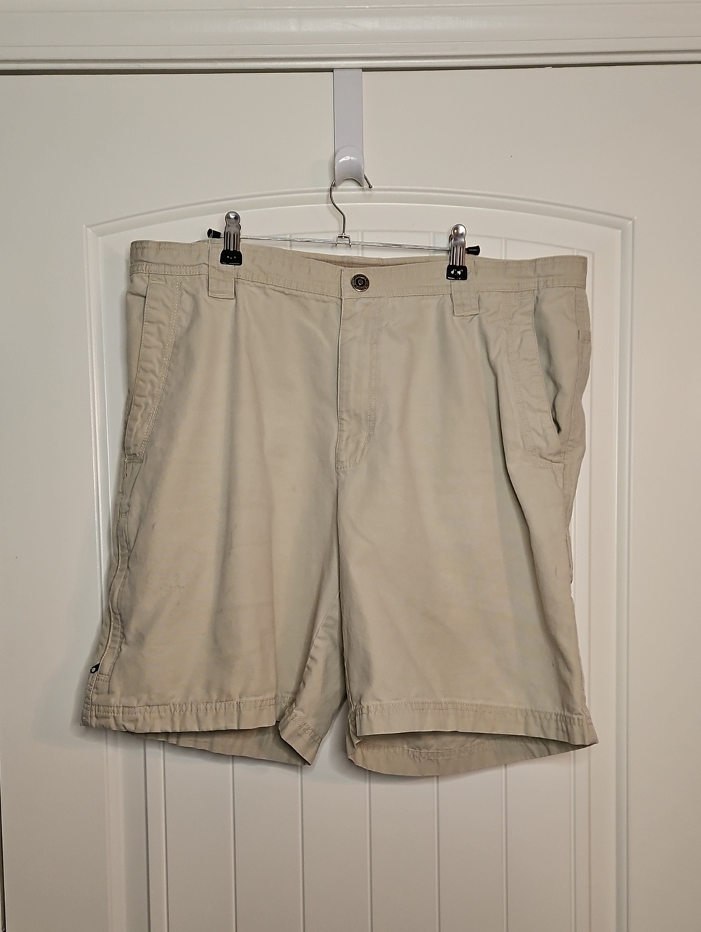 Columbia Cotton Blend Khaki Shorts